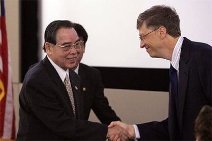 El primer ministro vietnamita en su reunión con Bill Gates.