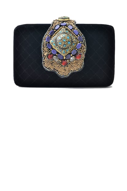 Clutch de terciopelo de Tintoretto (39,95 euros).