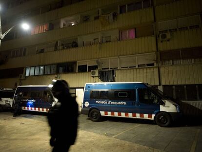 Més de mil Mossos van actuar a La Mina en l'Operació Titan.