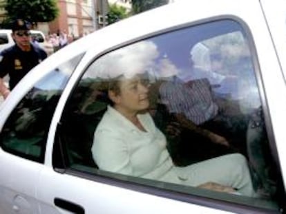 Carmen Castellano, a su llegada al juzgado de Telde para declarar ante el juez, en 2006.