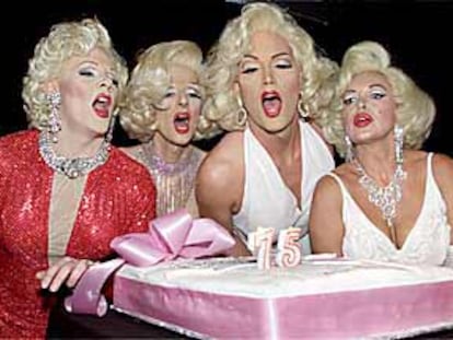 Varias imitadoras de Marilyn Monroe celebran el 75º aniversario del nacimiento de la actriz.