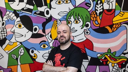 Fran Fernández, el coordinador de Lambda, en la sede del colectivo LGTBI de Valencia.