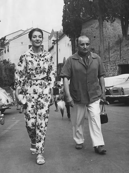 Maria Callas (1923 – 1977) con su marido Giovanni Battista Meneghini en Portofino en 1959.