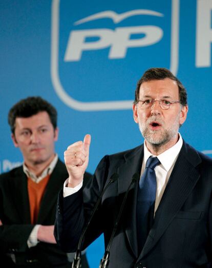 El presidente del PP, Mariano Rajoy, durante la rueda de prensa tras la reunión que hoy ha mantenido en Pamplona el Comité de Dirección del PP.