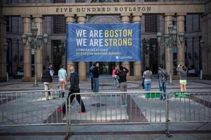 'Todos somos Boston' es uno de los lemas elegidos para homenajear a las víctimas de los atentados ocurridos en la pasada edición del maratón.