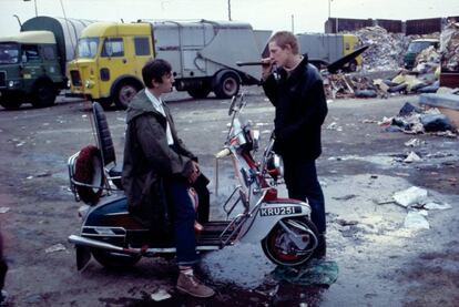 La generación 'Mod' y la scooter italiana volvían con todo su esplendor y épica a la pantalla en la adaptación cinematográfica de la ópera rock de The Who. Entre las imágenes icónicas de la película la secuencia final con la vespa estrellándose contra las rocas.