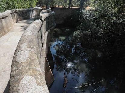 Puente de la Culebra que cruza el arroyo Meaques en la Casa de Campo.