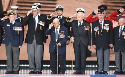 Alrededor de 300 veteranos de la Segunda Guerra Mundial han sido homenajeados en el evento de Portsmouth este miércoles.