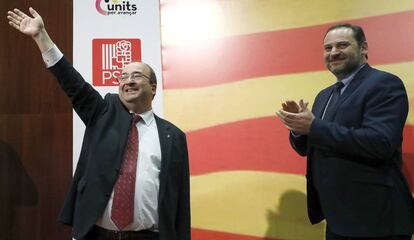 Miquel Iceta, candidato del PSC, acompañado por el secretario de organización del PSOE, José Luis Abalos.