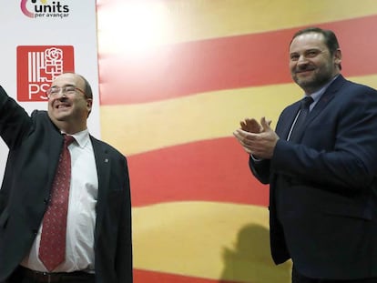 Miquel Iceta, candidato del PSC, acompañado por el secretario de organización del PSOE, José Luis Abalos.