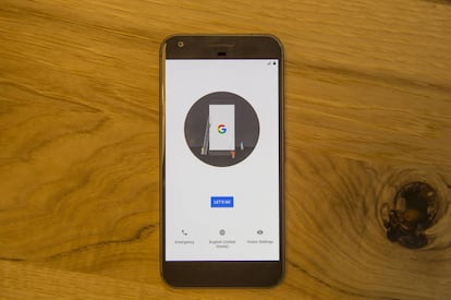 O Google Pixel, logo após ser ligado.