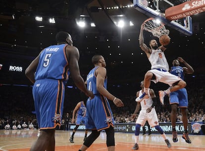 Chandler machaca ante los Thunder de Oklahoma.