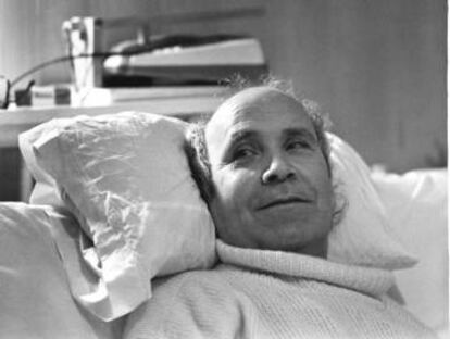 El luchador gallego Ramón Sampedro, tetrapléjico que reivindicó su derecho a morir durante 29 años ante los tribunales, fotografiado en su casa en Xuño (A Coruña) en 1994.