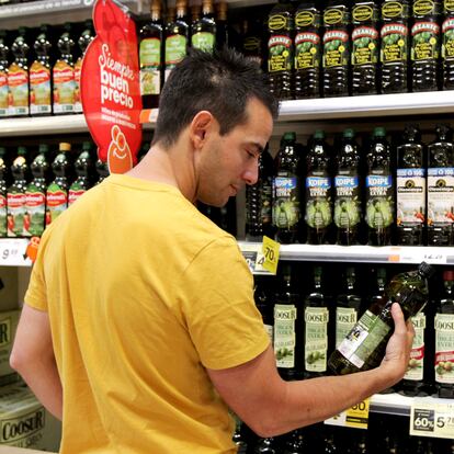 DVD 1218 FDA (21-06-24) lineales de aceite de oliva en el supermercado Eroski del centro comercial de Artea en Leioa Bizkaia