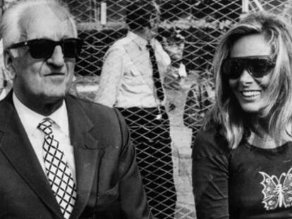 Fiamma Breschi en compañía de Enzo Ferrari.