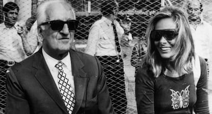 Fiamma Breschi en compañía de Enzo Ferrari.