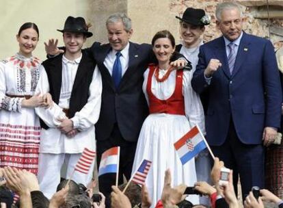 El presidente de EE UU, George W. Bush, durante su discurso en la plaza de San Marco de Zagreb.