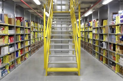 En este almacén que Amazon abrió en 2012 en San Fernando de Henares (Madrid) se guardan alrededor de 32 millones de productos.