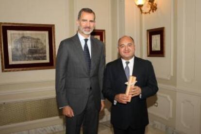 El Rey Felipe VI junto a Diego Etxegoyen.