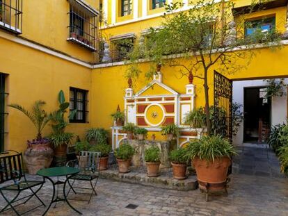 Uno de los patios de las Casas de la Judería.