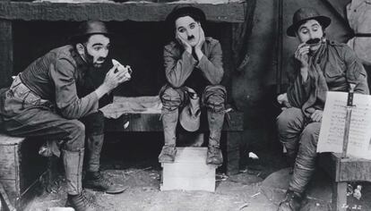 Fotograma de la película 'Armas al hombro' de Charles Chaplin en 1918.