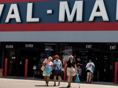 Walmart se desploma un 10% tras recortar sus previsiones