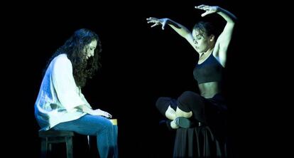 Rocío Molina y Rosario La Tremendita, durante el espectáculo 'Afectos'.