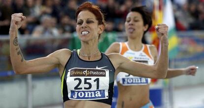 Natalia Rodríguez celebra su victoria en el 1500 en Sabadell.