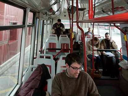 Uno de los autobuses con cámaras.