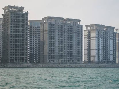 Edificios en construcción de Evergrande, en la isla artificial Ocean Power, en Danzhou, Hainan (China).