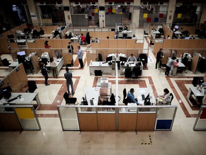 Vista general de una oficina de la Agencia Tributaria en Madrid, en junio de 2020.