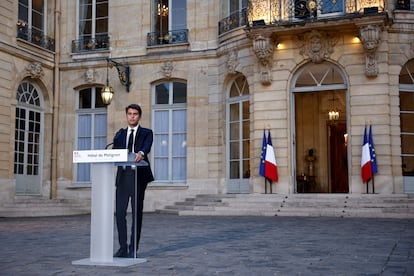 Gabriel Attal, primer ministro francés, valora los resultados de las legislativas francesas. 