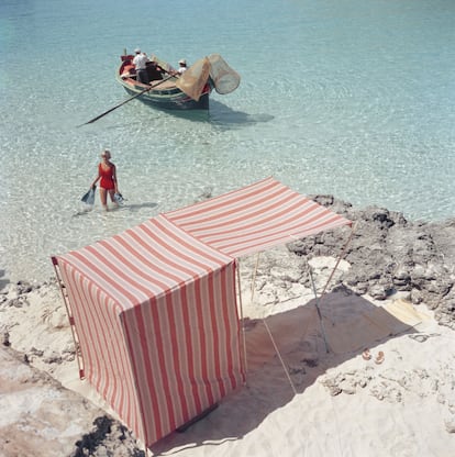 Marietine Birnie, en el Blue Lagoon de Malta en 1959.