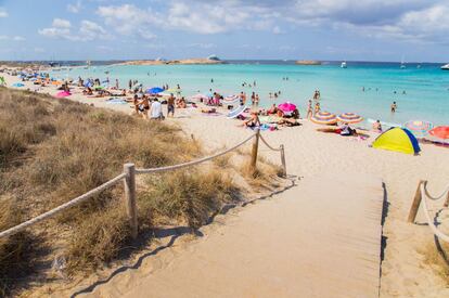 La playa de Ses Salines, en Sant Josep de sa Talaia, en la isla de Ibiza.