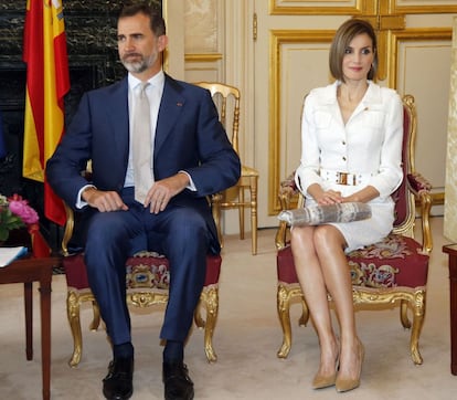 Los Reyes en el Senado francés.