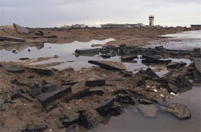 Las ruinas del aeropuerto internacional de Gaza, que Israel ha terminado de destruir esta madrugada.