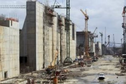 Vista panorámica de las obras del proyecto de ampliación del Canal de Panamá en el área pacífica, en el Canal de Panamá (Panamá).