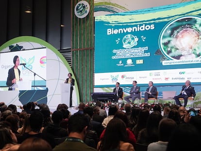Susana Muhamad, ministra del Medio Ambiente de Colombia, durante la instalación de la Cumbre Internacional de Sostenibilidad e Innovación Ambiental, en Bogotá.