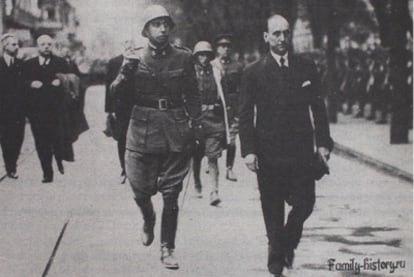 Santiago Casares Quiroga en Madrid, cuando era ministro de la Gobernación bajo la presidencia de Azaña. Imagen incluida en <i>La forja de un l</i>í<i>der.</i>
