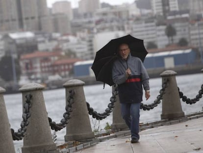 Heavy seas are expected off the Galician coast on Monday.