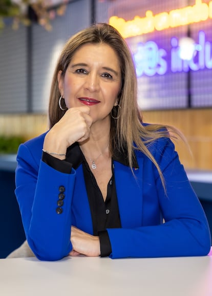 Susana Sánchez es la nueva CEO de Ilunion Contact Center BPO, cargo que compatibilizará con sus actuales funciones de directora general de esta misma compañía. Con una trayectoria de 30 años, está vinculada a la firma desde 1995 (en aquel momento, Sertel), donde comenzó como operadora. Ha pasado por diferentes cargos en el área de operaciones y comercial, lo que le ha permitido adquirir una visión integral de la empresa.