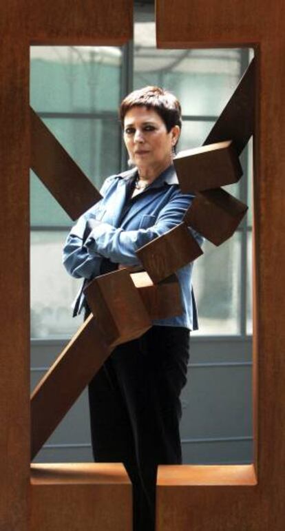 Fotografía facilitada por la editorial Debate de Mercedes Gallizo quien, al frente de las Prisiones durante ocho años de Gobierno socialista, habla con Efe del modelo penitenciario por el que apuesta y que refleja en "Penas y personas. 2.810 días en las prisiones españolas", un libro que combina las decenas de cartas que le enviaron reclusos con sus reflexiones sobre el futuro del sistema.