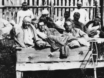 Enfermería al aire libre de un campo del Gulag.