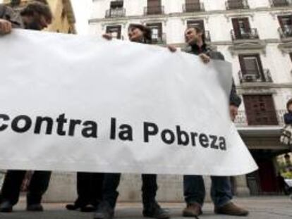 Imagen de una concentración en contra de la pobreza. EFE/Archivo