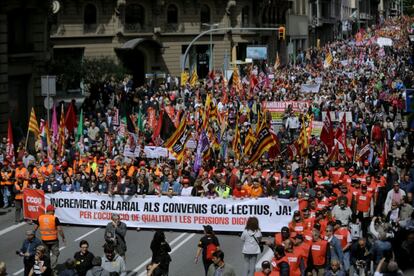 Cabecera de la manifestación del 1 de Mayo por Barcelona.