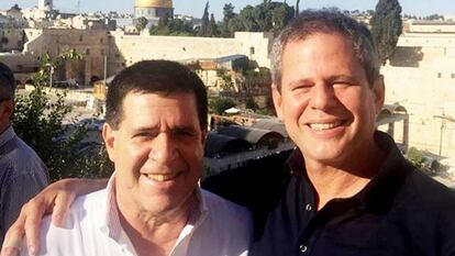 Horacio Cartes y Dario Messer, durante un viaje oficial a Israel.