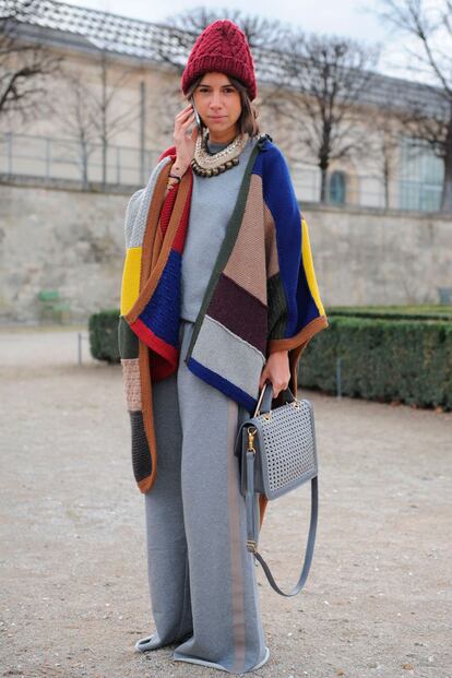 street style aprende a llevar los sombreros como las parisinas