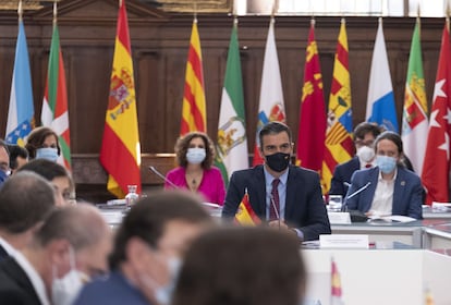 El presidente del Gobierno, Pedro Sánchez, durante la Conferencia de Presidentes, este viernes en el monasterio de San Millán de Yuso, en San Millán de la Cogolla.