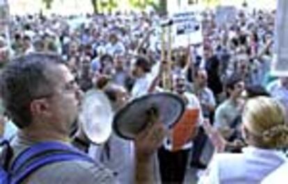 cacerolada en Buenos Aires contra las medidas del Gobierno.