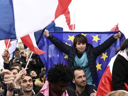 Partidaris de Macron celebren la vict&ograve;ria.